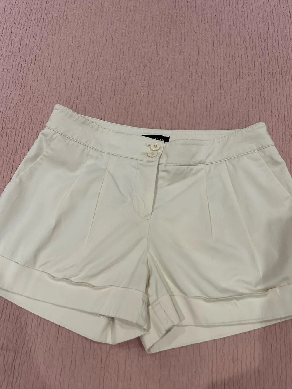 BEBE Ivory High-Rise Pleated Shorts Cuffed Hem, Size 4